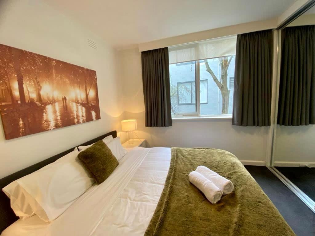 1 Bdrm With Parking, Walk To Beach Melbourne Exterior photo